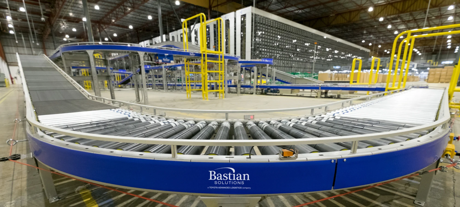 Advanced conveyor system for efficient logistics in a warehouse.