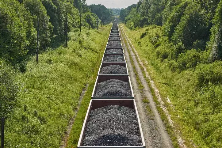 Indian government’s coal logistics plan focuses on rail transport to save ₹21,000 crore.