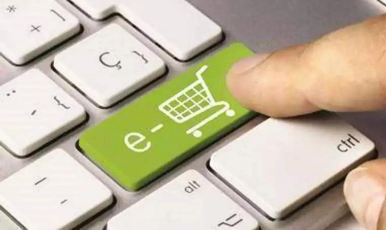 AI transforming e-commerce for Indian SMEs, enhancing operations and customer experience by 2025.