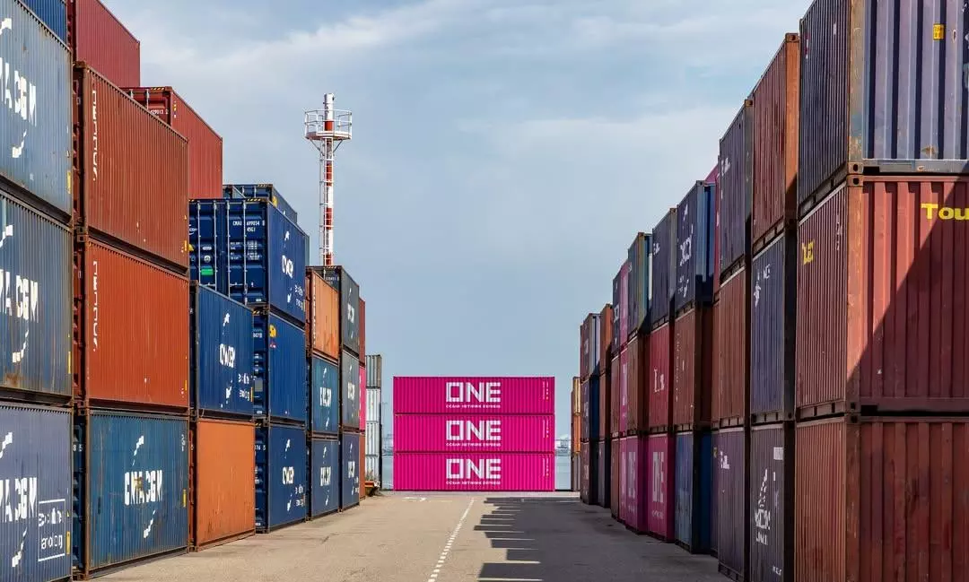 SCM Spectrum - ONE and LX Pantos joint venture Boxlinks LLC enhances U.S. intermodal transportation.