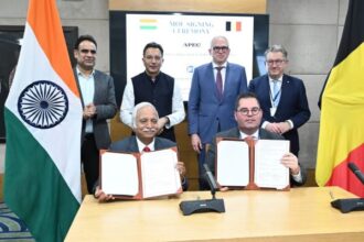 IIFT and APEC officials sign MoU to enhance trade and logistics education through global collaboration.