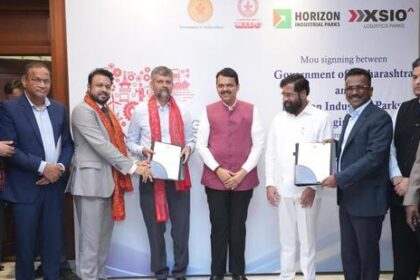 SCM SPECTRUM - Officials signing MoU for next-gen logistics parks in Maharashtra